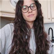 Diplomata in Servizi Socio-Sanitari e Laureata in Mediazione Linguistica per Organizzazioni Internazionali e Diplomatiche